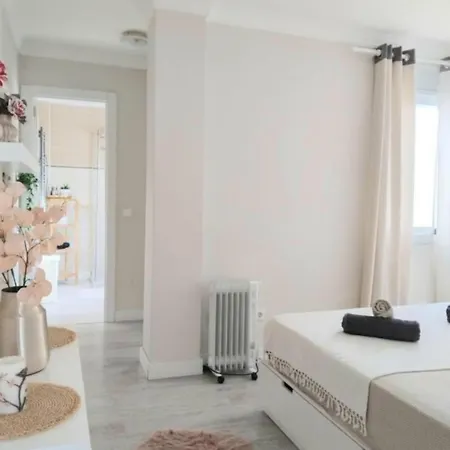 아파트 New Penthouse Near With Sunny Balcony *