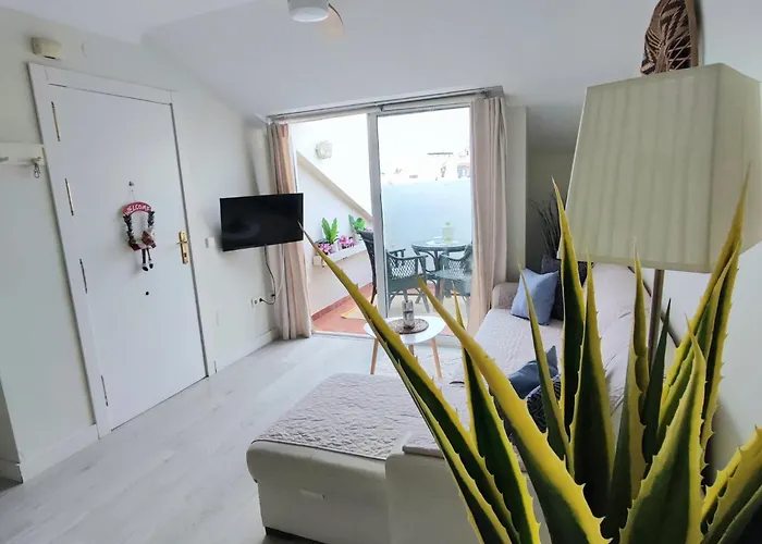 New Penthouse Near With Sunny Balcony Apartman *