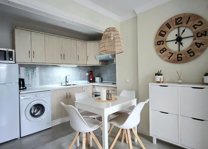 New Penthouse Near With Sunny Balcony *