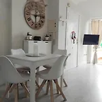 דירה New Penthouse Near With Sunny Balcony פואנגירולה