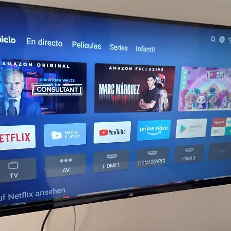 New Penthouse Near With Sunny Balcony شقة