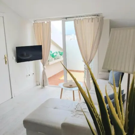 شقة New Penthouse Near With Sunny Balcony