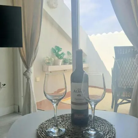 New Penthouse Near With Sunny Balcony فوينخيرولا