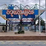 New Penthouse Near With Sunny Balcony * فوينخيرولا