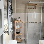 New Penthouse Near With Sunny Balcony شقة